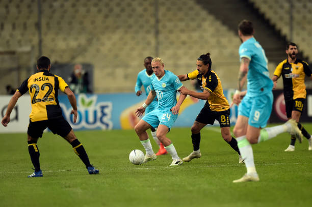 现摘得女子 现摘得女子